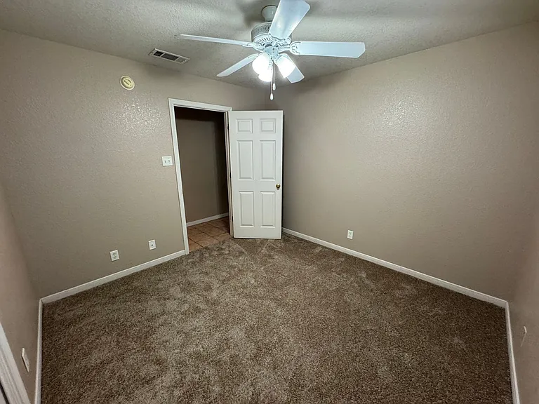 Sales--4706 John David — Photo 15