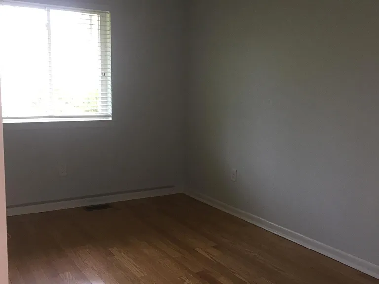 94 Tennyson Dr — Photo 13