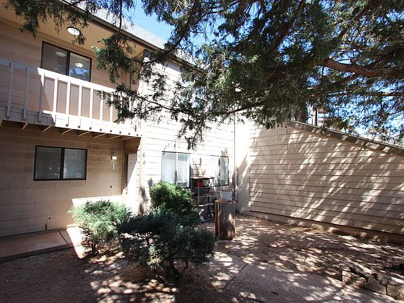 5th image of 1927 E Arrowhead Ave #4