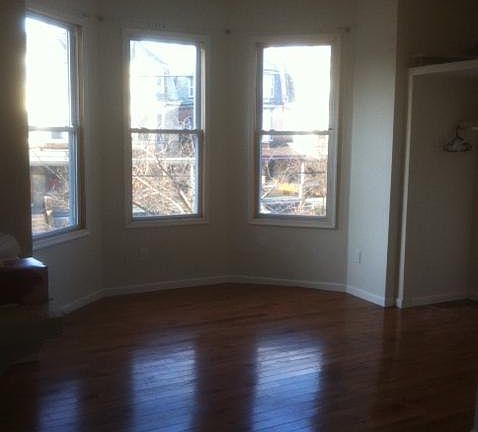 3rd image of 4820 Warrington Ave #3F