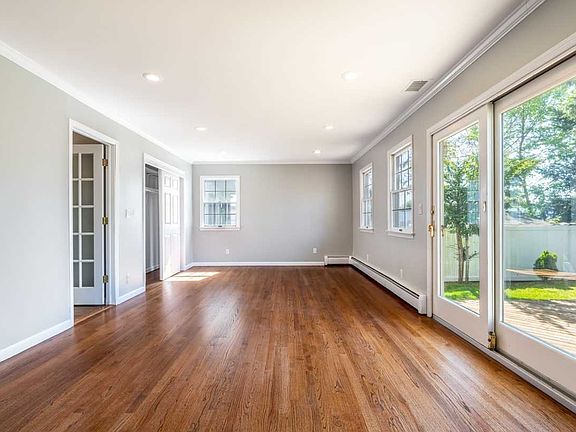 5th image of 1039 Atlantic St