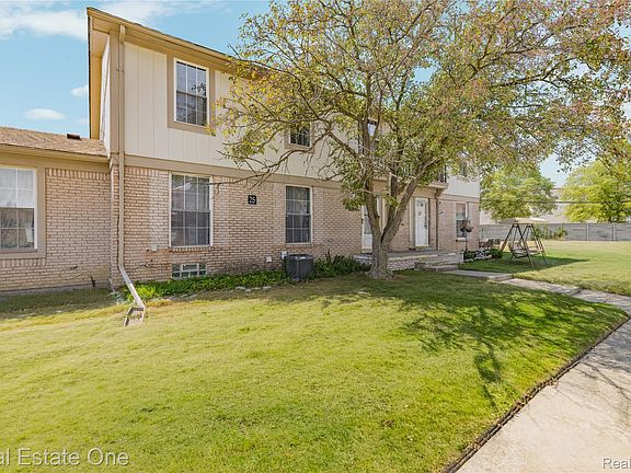 3rd image of 35367 Tall Oaks Dr #25
