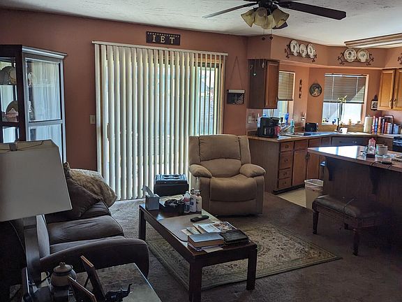 3rd image of 6539 W ALTADENA Avenue