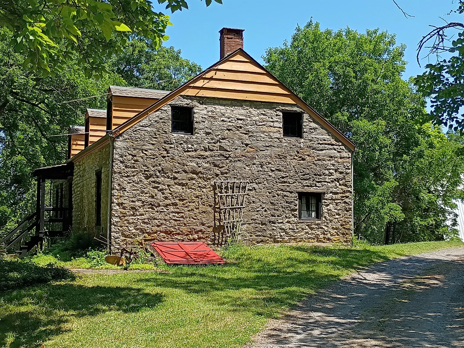 2070 Old Kings Hwy — Photo 3