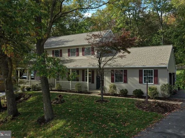 909 Hidden Hollow Dr, Gap, PA 17527