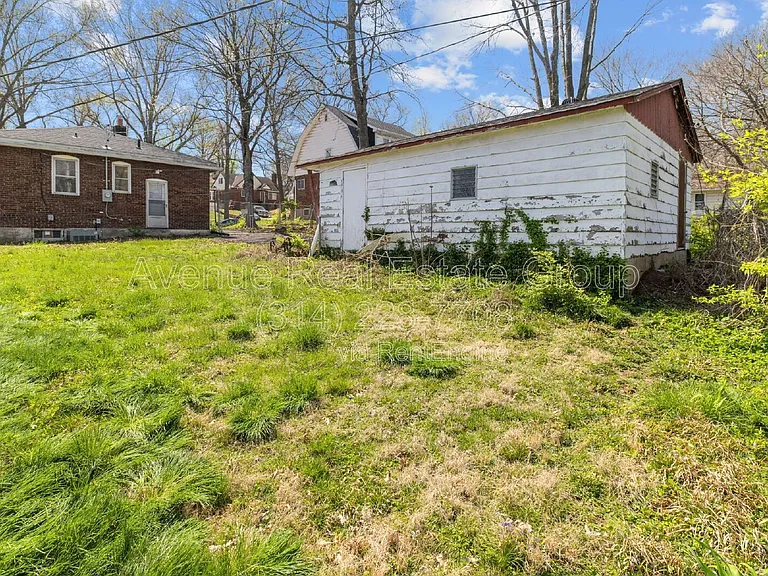 8009 Monroe Ave — Photo 8