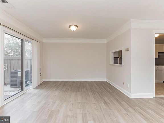 3rd image of 9908 Brookridge Ct