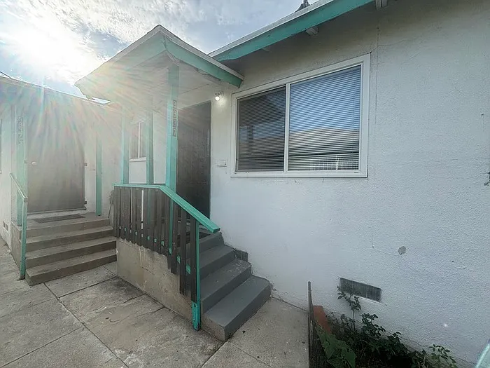 8837 S Hoover St — Photo 9