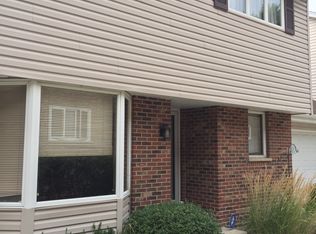 120 S Dee Rd APT 3, Park Ridge, IL 60068