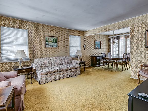2nd image of 251 Whittier Ave