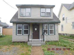 206 S Elm St, Three Oaks, MI 49128