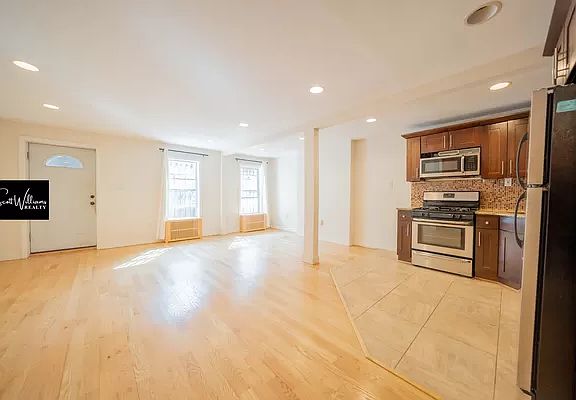 5th image of 349 Kosciuszko St #1A