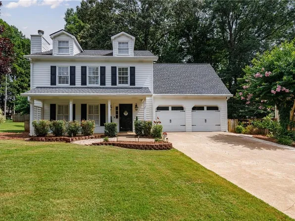 881 Providence Dr, Lawrenceville, GA 30044