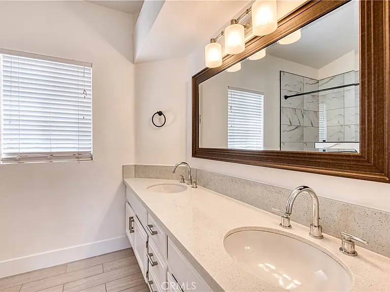 208 Chandon — Photo 14