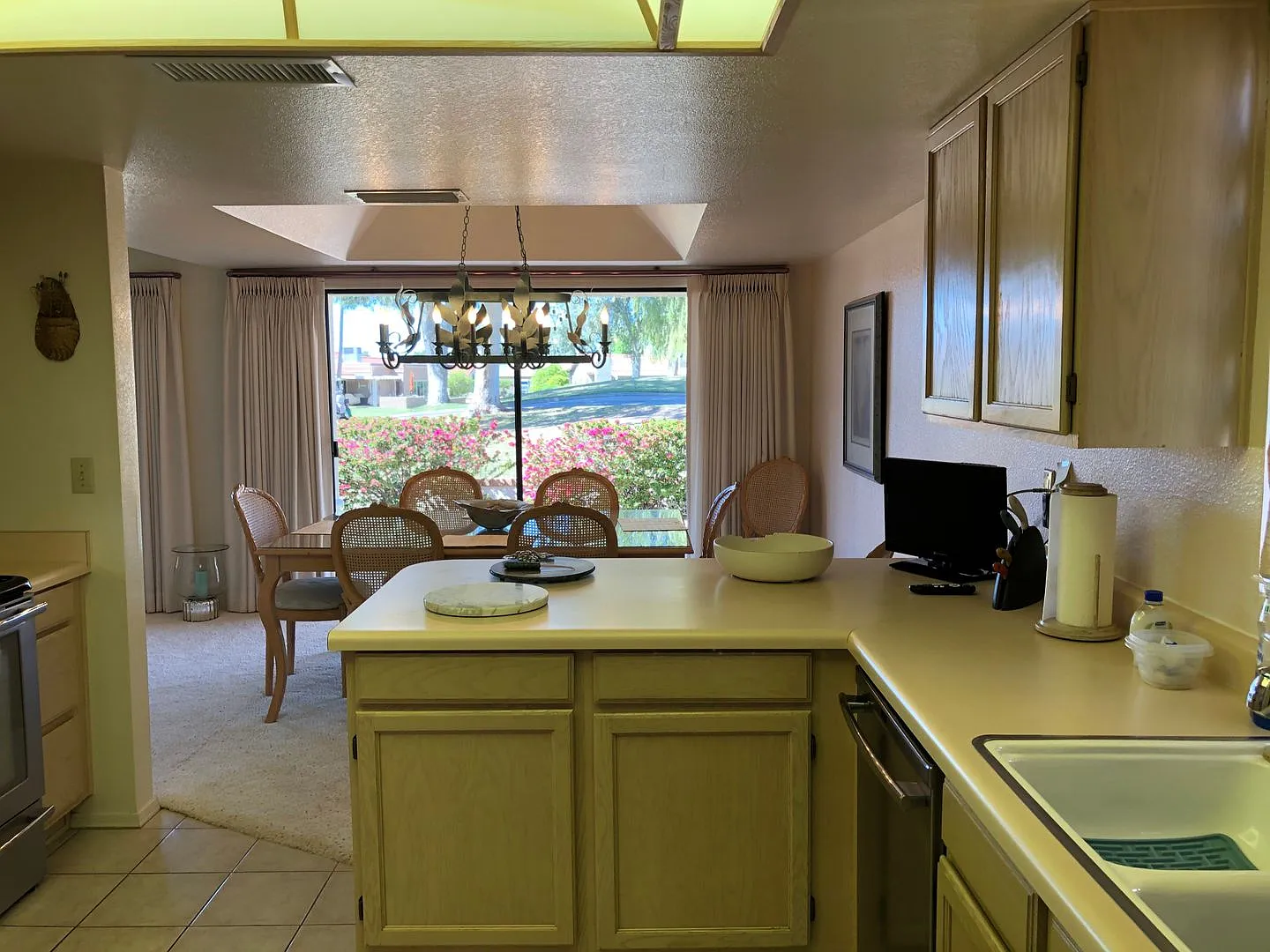 Amazing Golf Course Home in 45+ Active Adult Resort Community Available for April 16, 2026 throug... — Photo 4