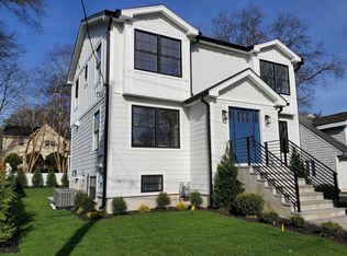 79 6th St, Cresskill, NJ 07626