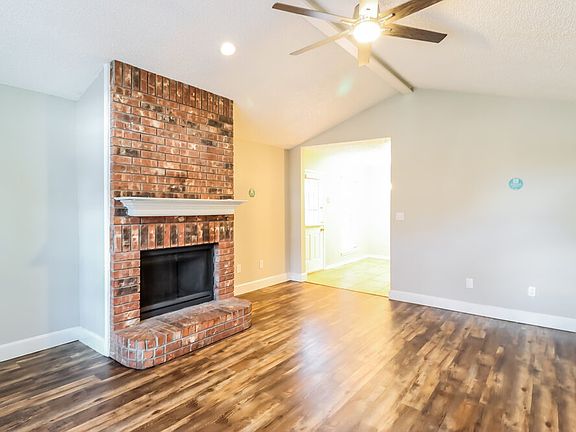 5th image of 1218 Hidden Creek Dr