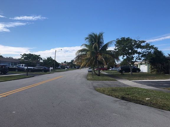 4th image of 9411 NW 21st Mnr