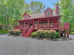 9 White Birch Ln, Lake Ariel, PA 18436