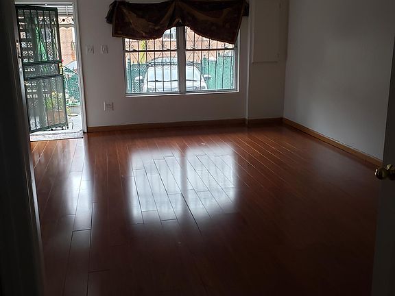 3rd image of 506 Tinton Ave
