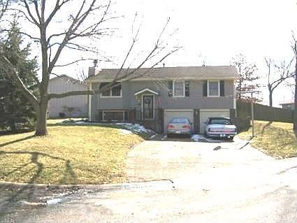 2nd image of 423 SE Lana Ct