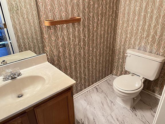 4th image of 14500 Wexhall Ter Unit 3-31