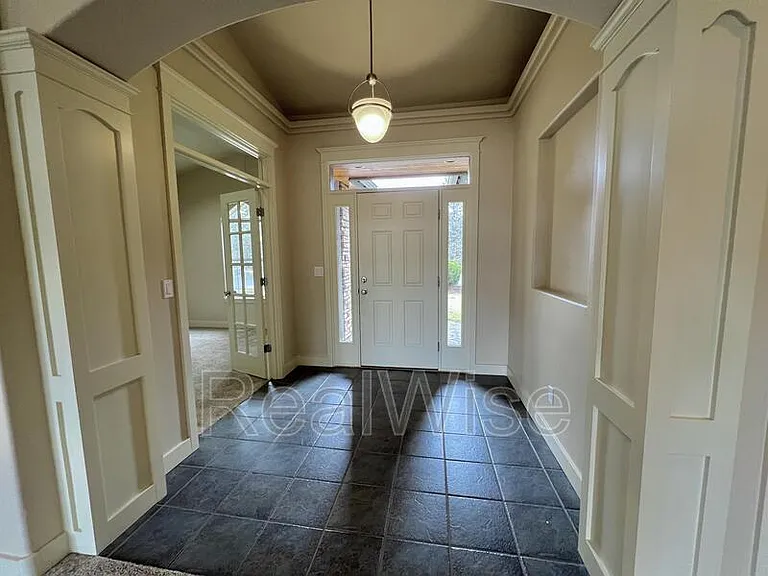 835 Nutcracker Dr — Photo 3