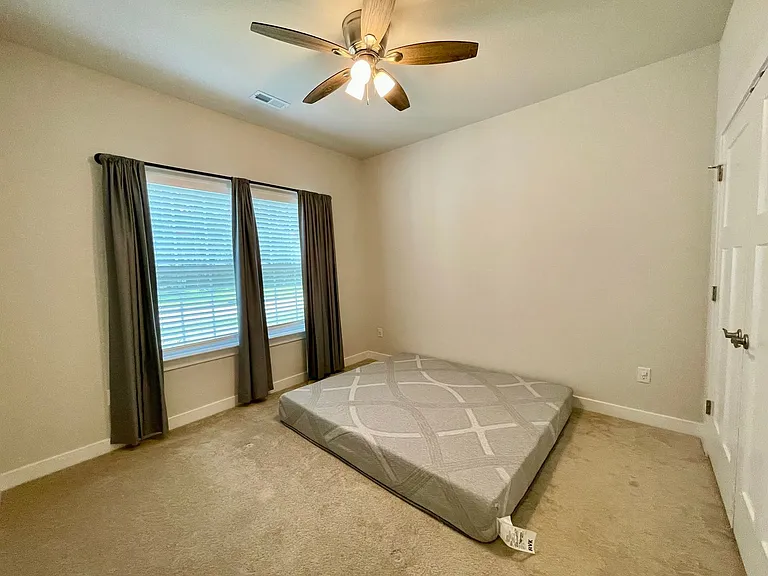 1223 Richwood Ave — Photo 4