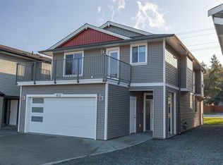 412 10th St, Nanaimo, BC V9R1A1