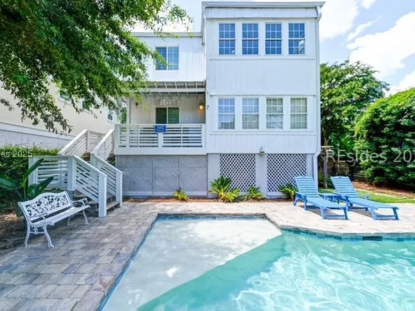 7 Periwinkle Ln, Hilton Head Island, SC 29928