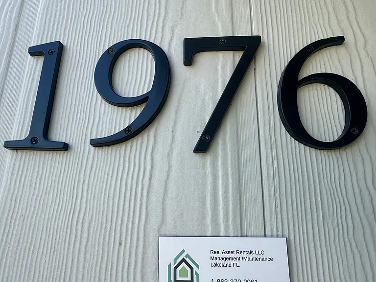 1976 Lavon St — Photo 16