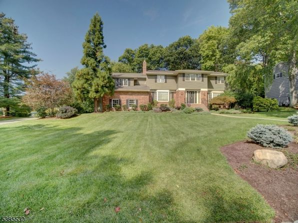 44 Maple Dr