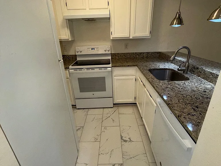 1504 Lincoln Way #123 — Photo 6