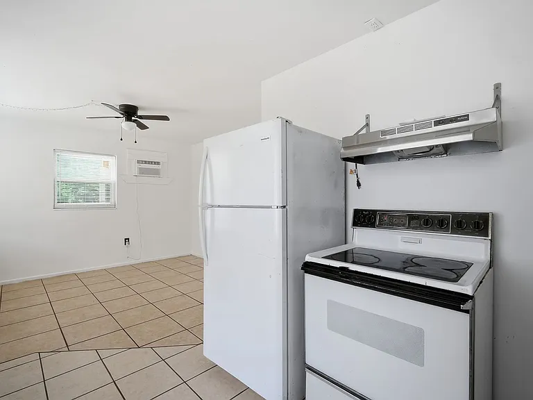 5801 11th Street Ct E — Photo 10