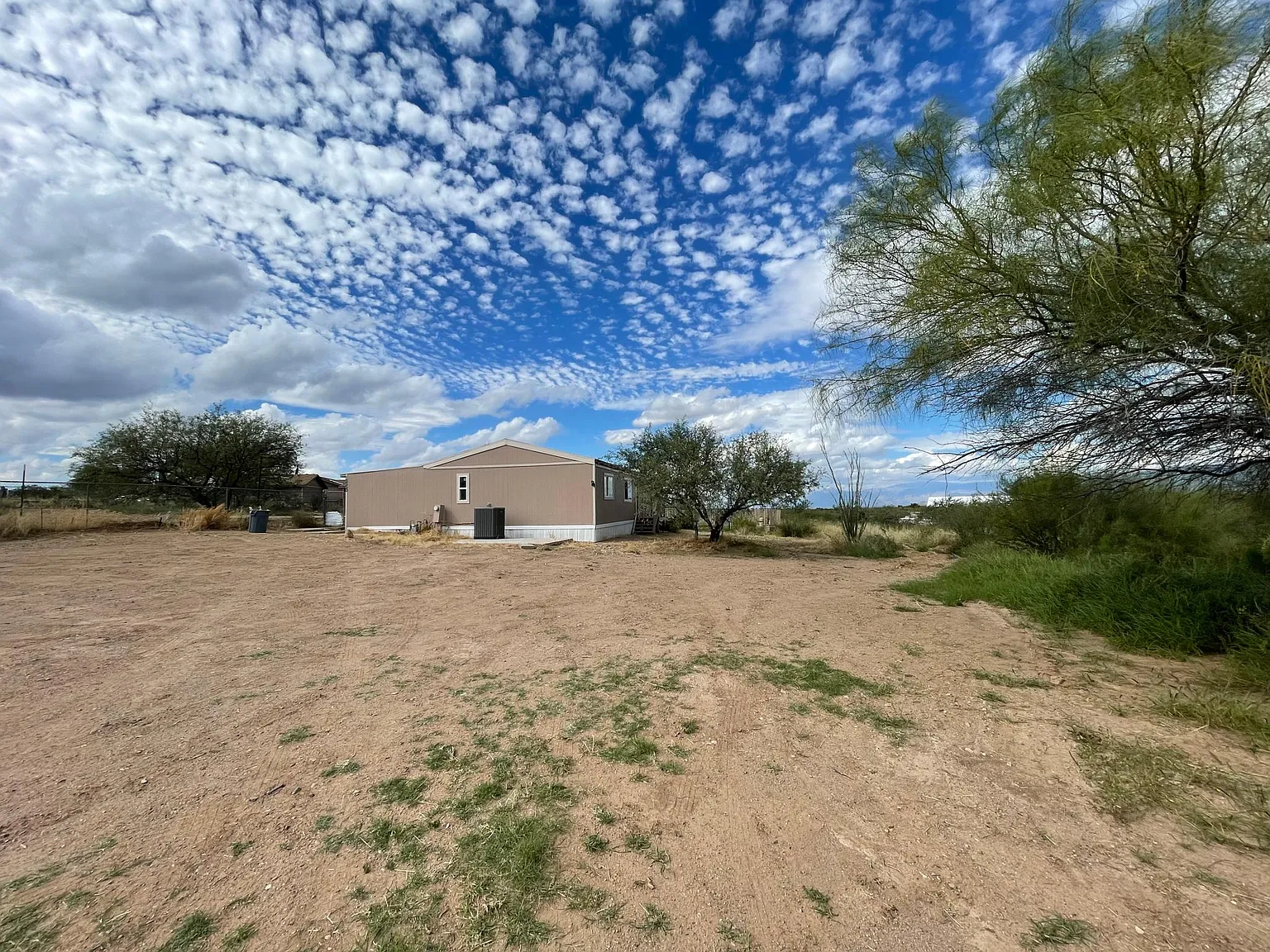 5 bed, 2016 sqft, $2,000 — Photo 2
