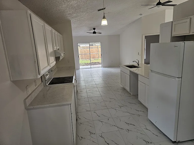 538 Beasley Ct — Photo 4