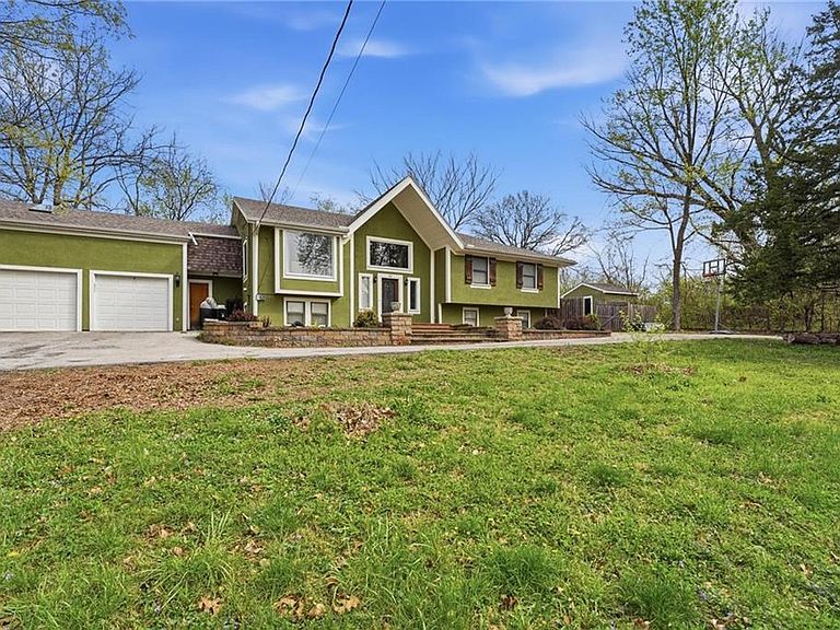 Listing photo 3