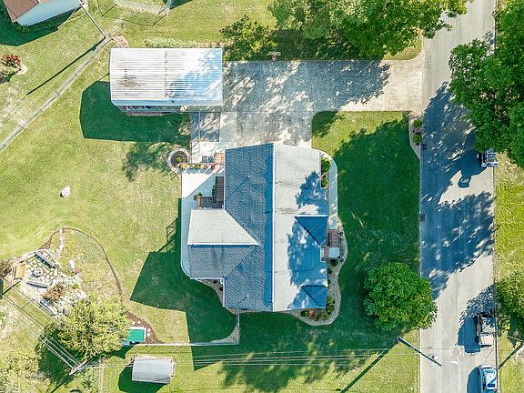 4th image of 4305 Ravenwood Dr