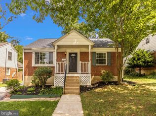 911 Olmstead Rd, Pikesville, MD 21208