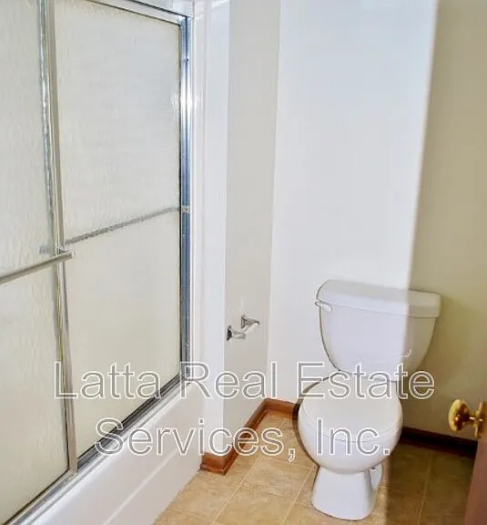 2115 Highridge Dr #C — Photo 10