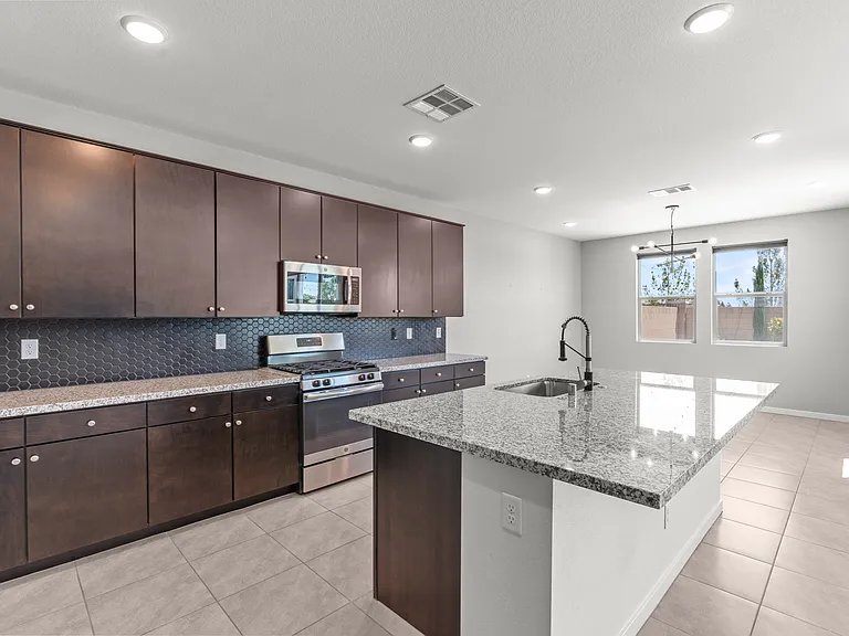 8370 Charleston Peak St — Photo 8