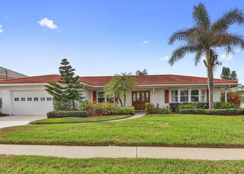 1st image of 3946 Versailles Dr