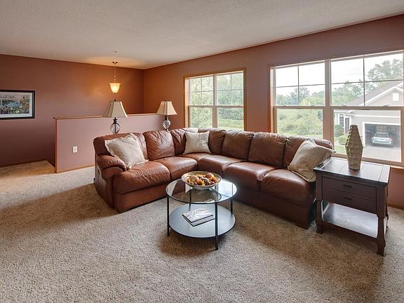 4th image of 1555 Crawford Dr