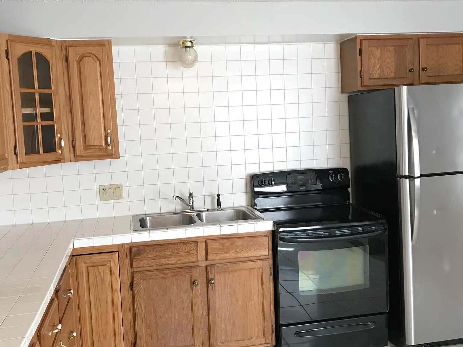 2 bed, $1,200 — Photo 4