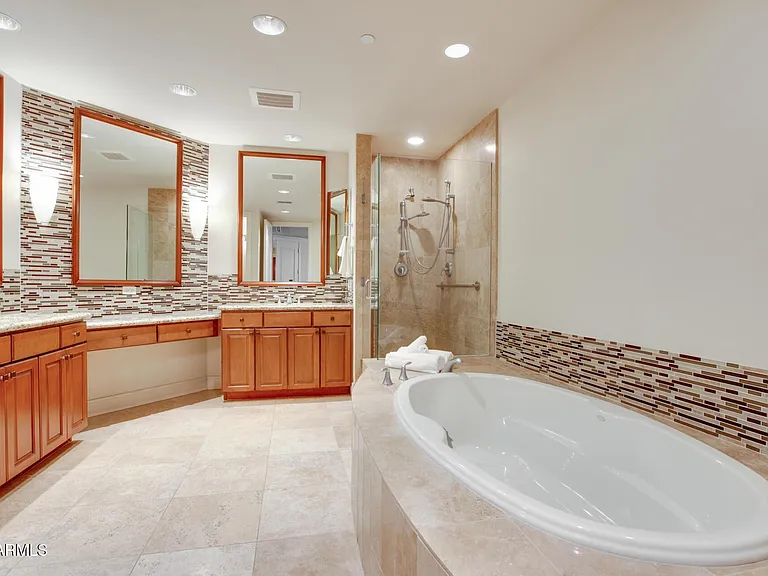 2211 E Camelback Rd #106 — Photo 16