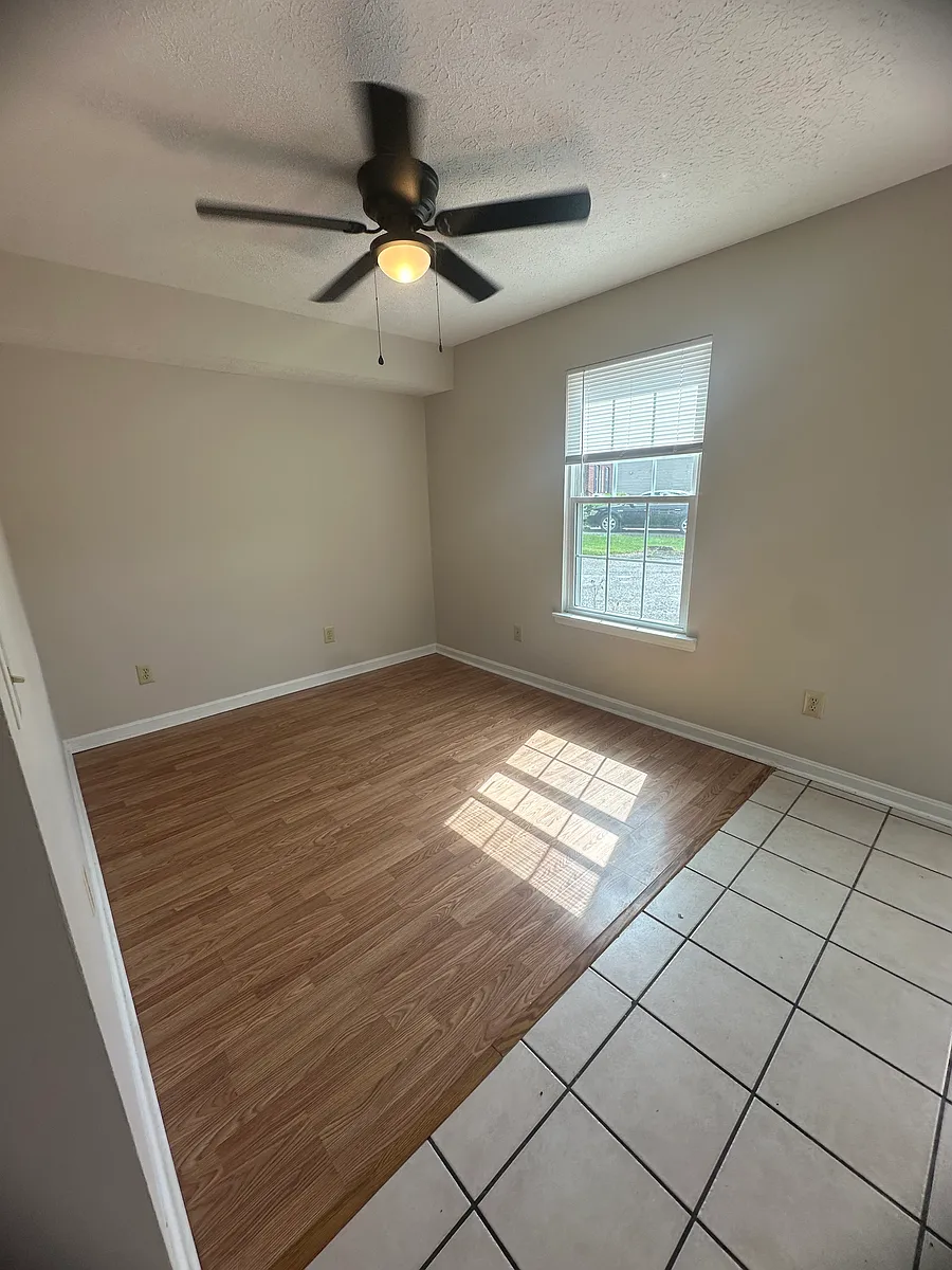 Building Photo - 115 Edward Ct #3