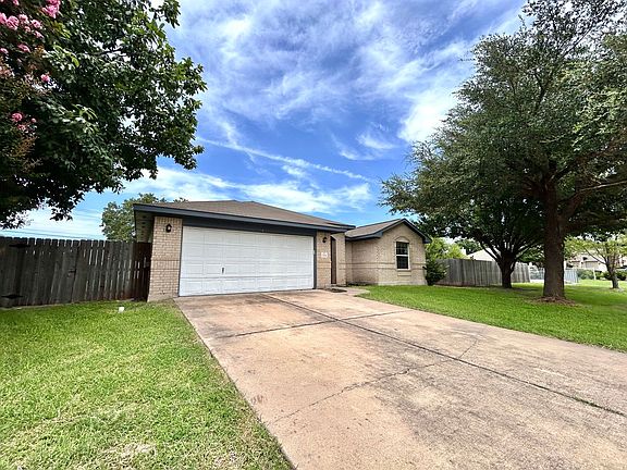 2nd image of 1204 Delia Chapa Ln