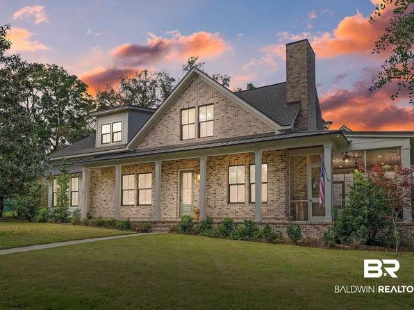 152 Pinecrest Ln, Fairhope, AL 36532