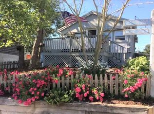 20 Knollview Rd #B, Bourne, MA 02532