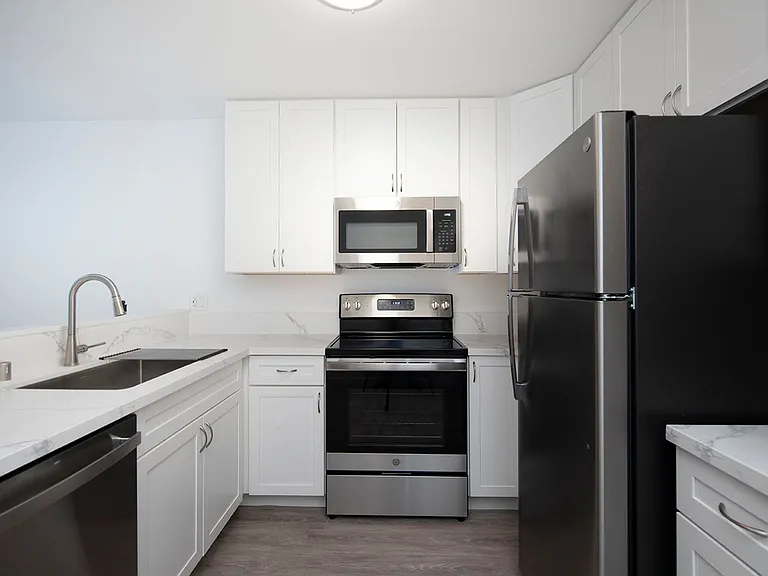 Mission Pacific Apartments — Photo 64